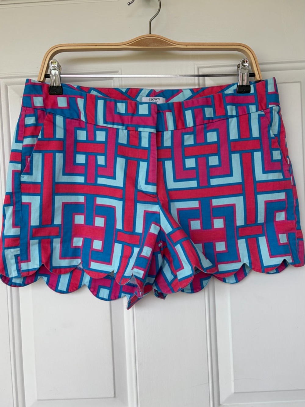 •Crown & Ivy• Geometric Pattern Scalloped Hem Shorts -Size 12P